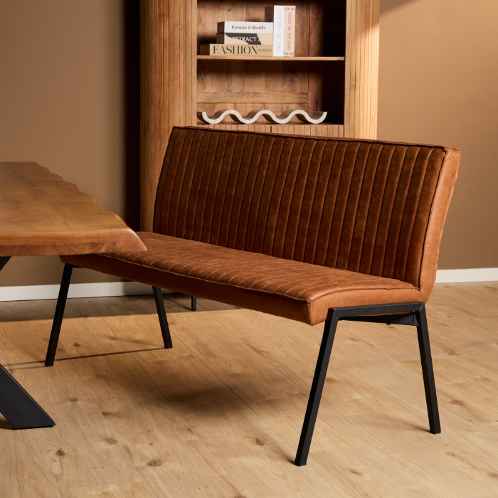 Cognac eetkamerbank Tivoli bij eettafel sfeerbeeld