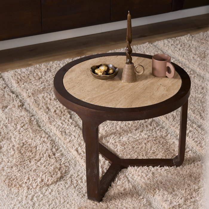 Bijzettafel Morris 60 cm gestyled in de woonkamer