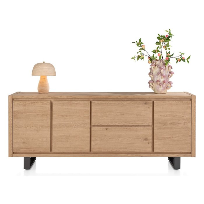 Dressoir Bonaire 225 cm, greeploze eikenhouten voorkant met twee laden in het midden, vooraanzicht met lamp en vaas