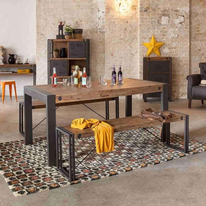 Eettafel industrieel. Deze industriële eettafel is gemaakt van acaciahout in combinatie met metalen blokpoten.