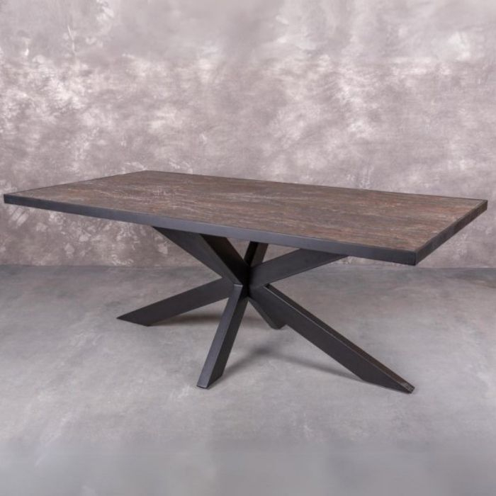 Langwerpig eettafel met spinpoot.