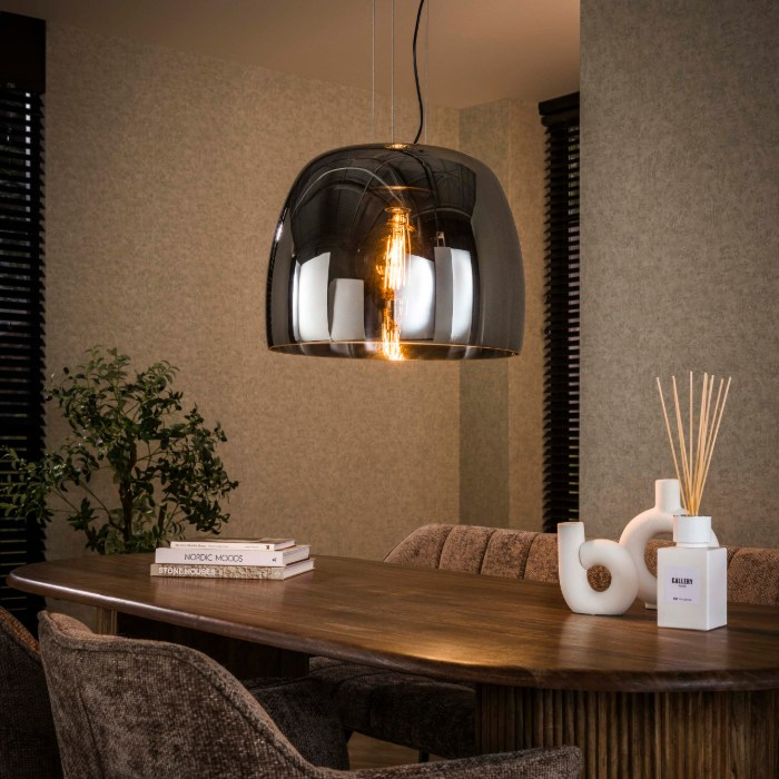 Grote hanglamp grijs smoke glas Mara XL - sfeerfoto 1