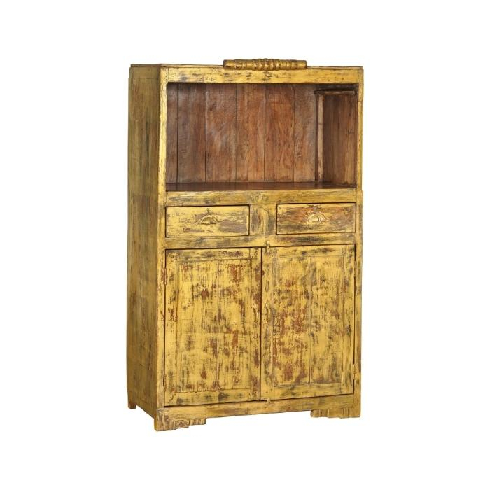 Gele kast van 160 cm hoog.