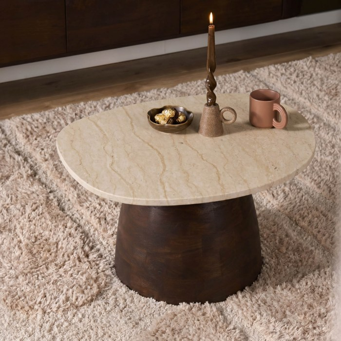 Organische salontafel Liv 70 cm gestyled in sfeervolle woonkamer
