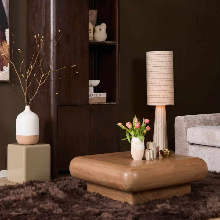 Salontafel Fedde mangohout 80 cm met ronde vormen in de woonkamer