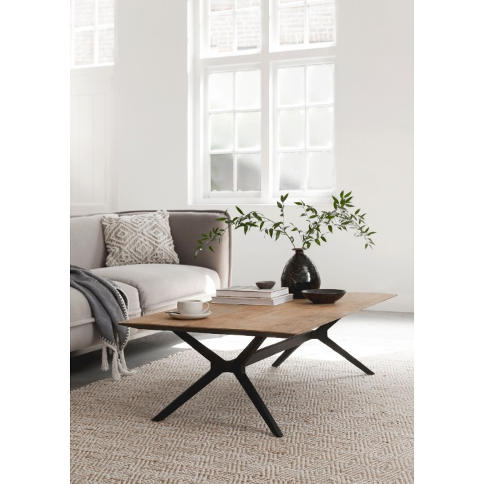 Salontafel van teakhout 130 cm.