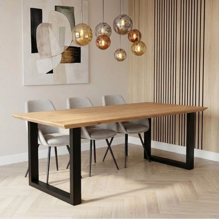 Sfeerfoto eikenhouten eettafel van 200cm. 