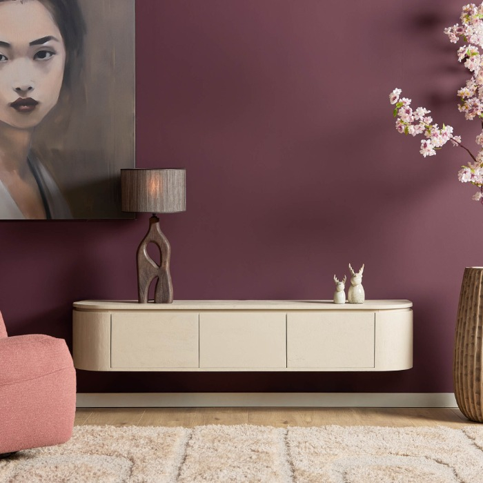 Zwevend tv-meubel Excellent zand mangohout 160 cm in sfeervolle woonkamer