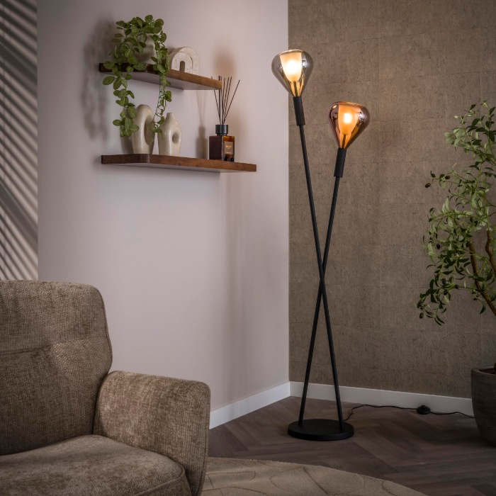 Vloerlamp met 2 druppelvormige glazen kappen Gina zwart - sfeerfoto 1