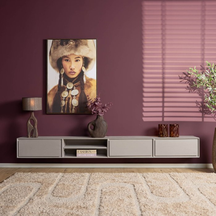 Zwevend tv-meubel Ambiance Taupe 240 cm in sfeervolle woonkamer