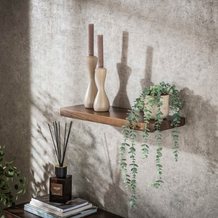 Zwevende wandplank 60 cm Leon bruin met blinde ophanging - sfeerfoto 1
