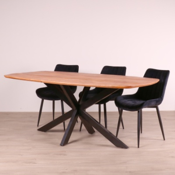 Eettafel Deens ovaal mangohout met spinpoot van zwart staal.