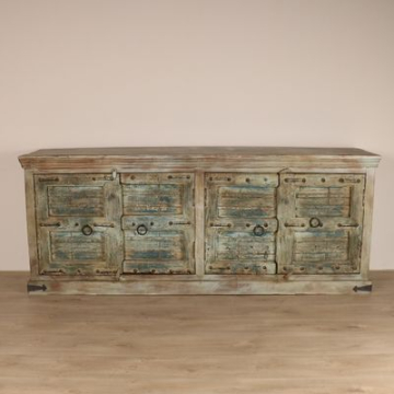 Indiaas dressoir met antieke deuren in het groen