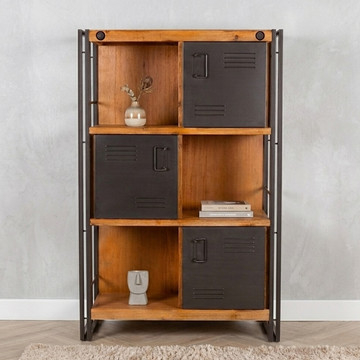 Kast industrieel met drie deuren en drie open vakken.