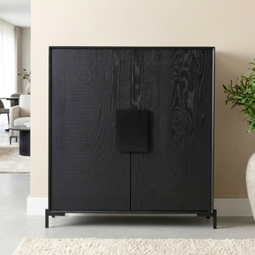 Kast zwart hout sfeerafbeelding.