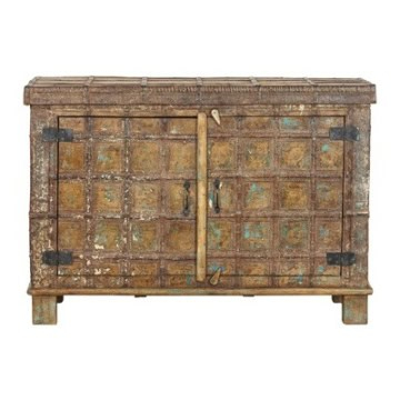 Klein dressoir uit India 130 cm.