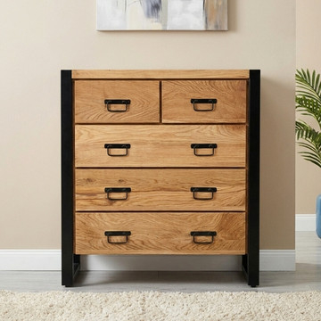 Ladekast van massief eikenhout met stalen frame