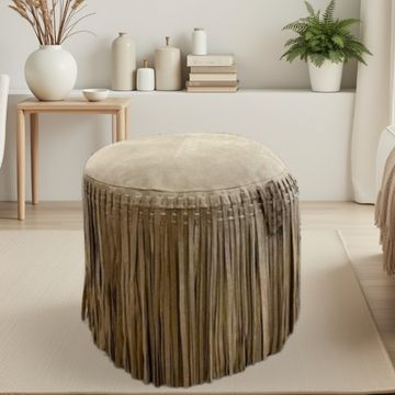 Leren poef met franjes in het taupe. 