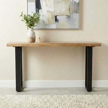 Sidetable mangohout 140 cm breed.