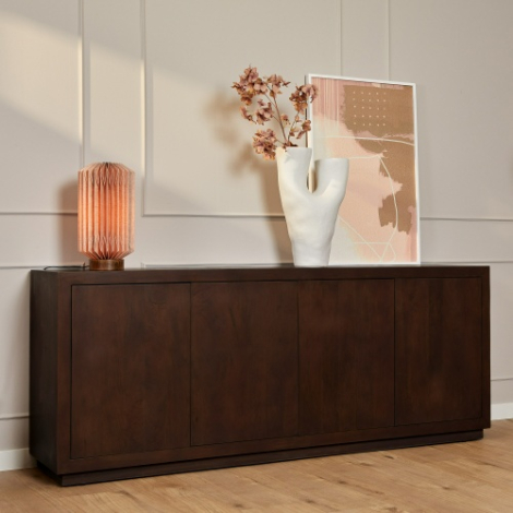 Dressoir Brussel bruin mangohout 200 cm in sfeervol interieur