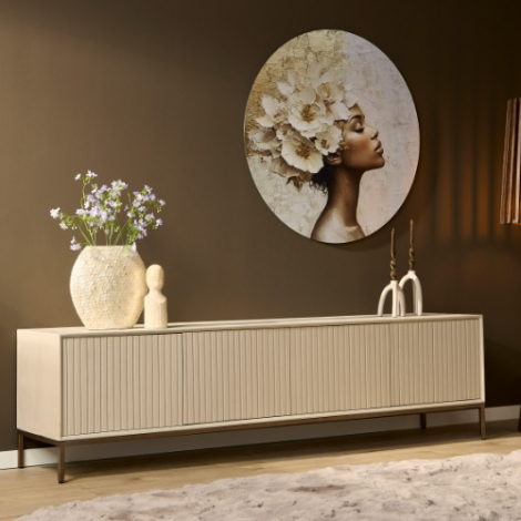 Beige tv meubel Madison mangohout 210 cm sfeerbeeld in woonkamer