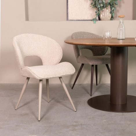 Eetkamerstoel Sander crème bouclé met open rug, taupe poten