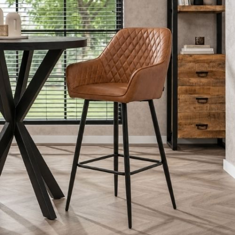 Cognac barkruk lederlook met zwart metalen onderstel