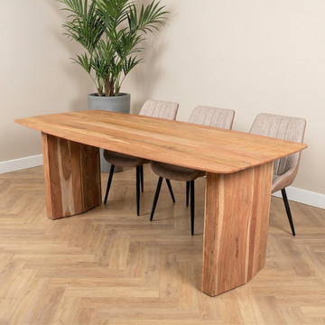 Eettafel acaciahout.