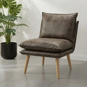 Fauteuil Sky met houten poten. 