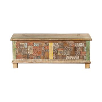 Grote houten kist. 