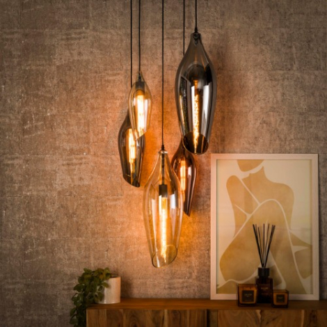 Hanglamp hal vide Tora zwart met 5 glazen kappen - sfeerfoto