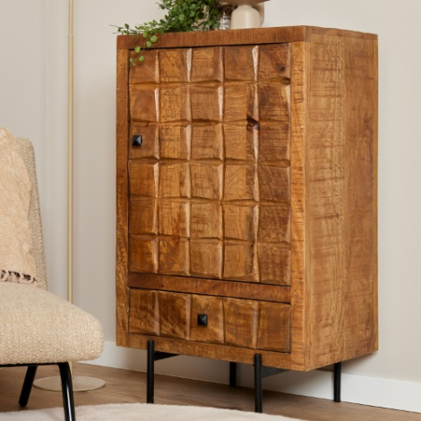 Kastje Brandy mangohout naturel 1 deur 1 lade 60 cm in de woonkamer