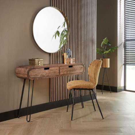Ronde kaptafel met 2 lades Pela naturel mangohout - sfeerfoto