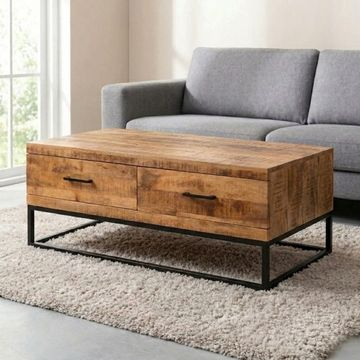 Industriële salontafel mangohout met vier lades.