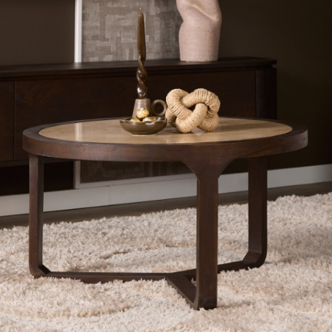 Salontafel Morris rond travertin 75 cm op vloerkleed in de woonkamer