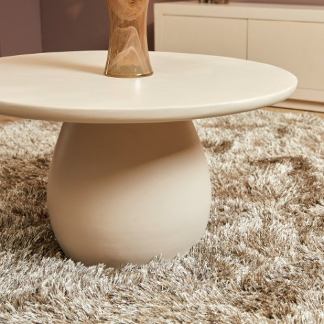 Ronde salontafel Mosi zand mangohout 70 cm sfeerbeeld in woonkamer