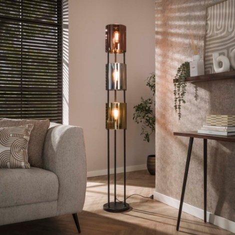 Vloerlamp met koper, goud en zilver glas Rian zwart - sfeerfoto Vloerlamp met koper, goud en zilver glas Rian zwart - sfeerfoto
