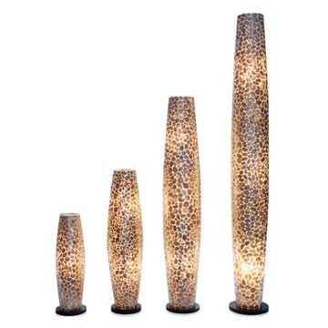 Set van vier vloerlampen met schelpen. 