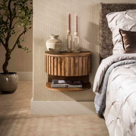 Zwevend nachtkastje naturel met legplank Mila 40 cm - sfeerfoto