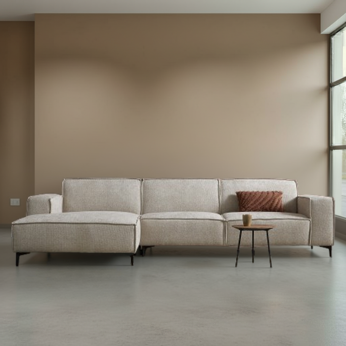 Bankstel River met chaise longue links.