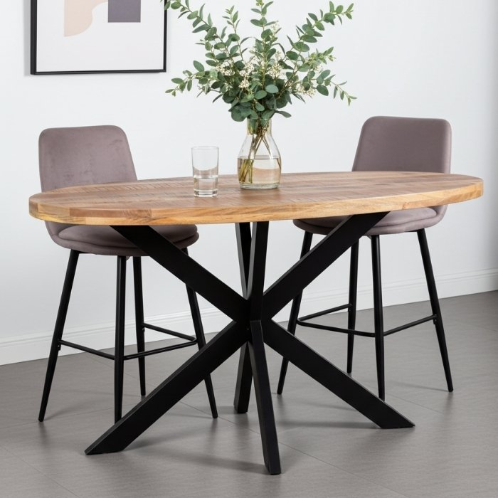 Bartafel mangohout ovaal 160 cm met spinpoot van zwart staal.