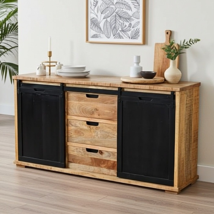 Dressoir met schuifdeuren gemaakt van mangohout.