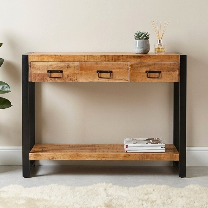 Mangohout sidetable met drie lades