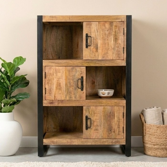 Mangohouten kastje met open vakken en deurtjes