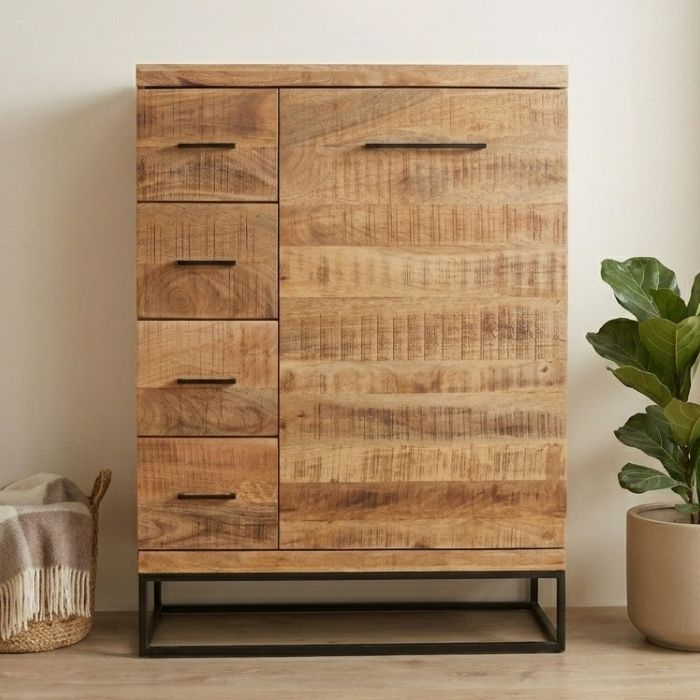 Mangohouten wandkast.