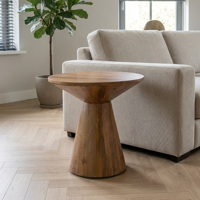 Bijzettafeltje van hout