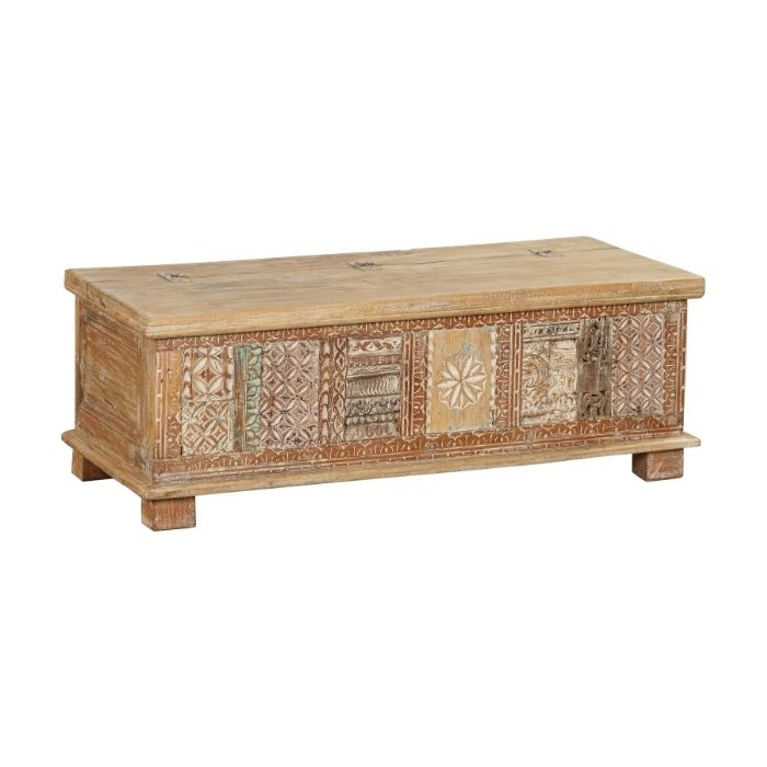 Kist als salontafel uit India.