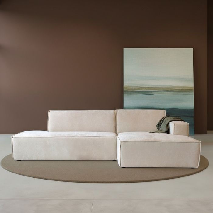 Sfeerafbeelding van hoekbank Enzo met chaise longue rechts. 