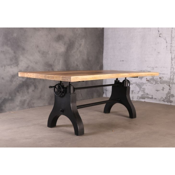 Eettafel in hoogte verstelbaar