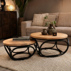 Salontafel set van 2 zwart in een sfeervolle woonkamer